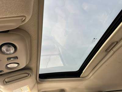 2002 Chevrolet Avalanche, $2999. Photo 12