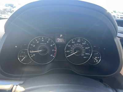 2011 Subaru Legacy, $4500. Photo 4