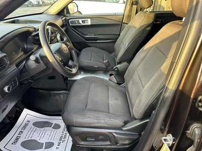 2020 Ford Explorer, $10600. Photo 7