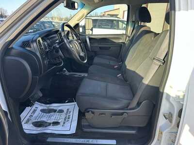 2013 Chevrolet 1500 Crew Cab, $5999. Photo 6