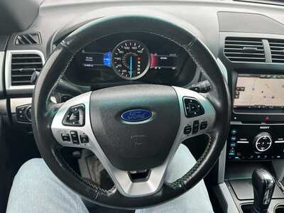 2014 Ford Explorer, $6999. Photo 5