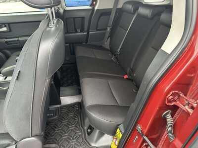 2008 Toyota FJ Cruiser, $10900. Photo 8