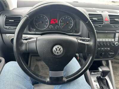 2009 Volkswagen Jetta, $4200. Photo 5