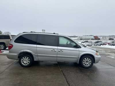 2003 Chrysler TOWN AND, $999. Photo 9
