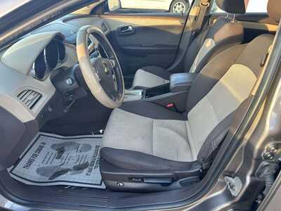 2011 Chevrolet Malibu, $3200. Photo 7
