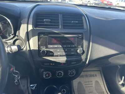 2016 Mitsubishi Outlander, $4999. Photo 12