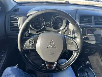 2016 Mitsubishi Outlander, $4999. Photo 5