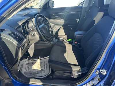 2016 Mitsubishi Outlander, $4999. Photo 7