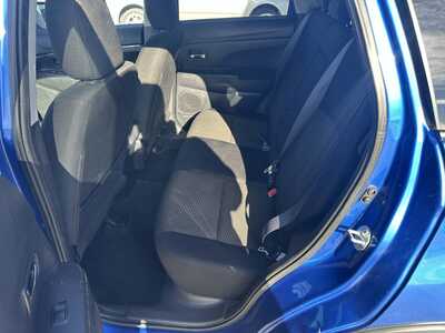 2016 Mitsubishi Outlander, $4999. Photo 8