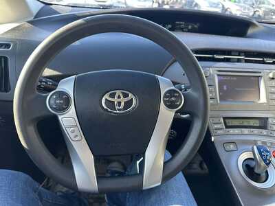 2014 Toyota Prius, $7999. Photo 5