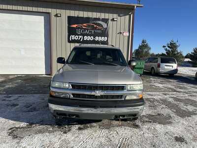 2004 Chevrolet Suburban, $3500. Photo 2