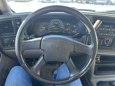 2004 Chevrolet Suburban, $3500. Photo 5