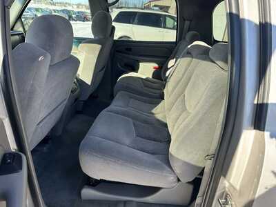 2004 Chevrolet Suburban, $3500. Photo 7