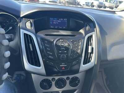 2013 Ford Focus, $2600. Photo 12