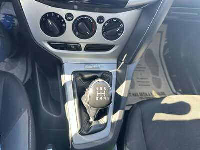 2013 Ford Focus, $2600. Photo 6