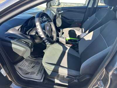 2013 Ford Focus, $2600. Photo 7