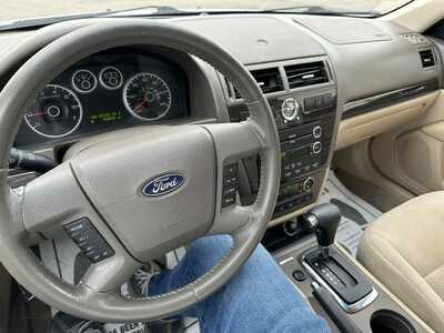 2009 Ford Fusion, $2500. Photo 11