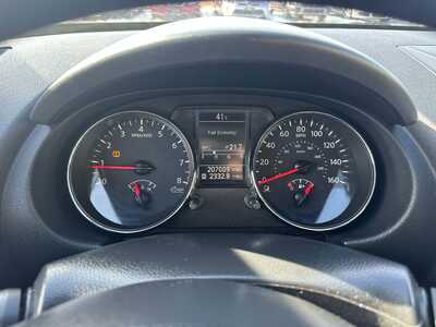 2011 Nissan Rogue, $2500. Photo 4