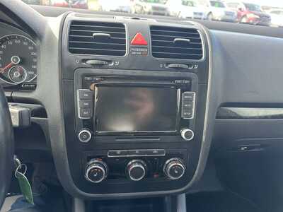 2010 Volkswagen Jetta, $1900. Photo 12