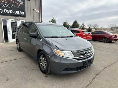 2013 Honda Odyssey, $2999. Photo 3