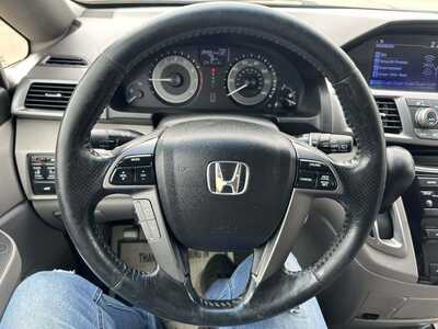 2013 Honda Odyssey, $2999. Photo 5