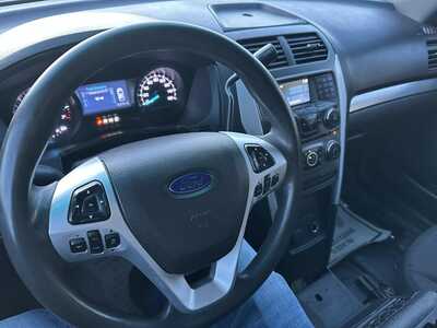 2015 Ford Explorer, $3999. Photo 10