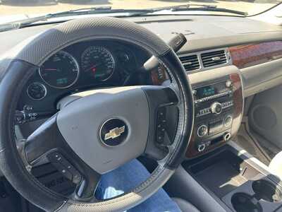 2007 Chevrolet Suburban, $2600. Photo 11
