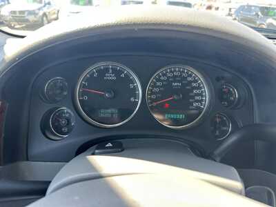 2007 Chevrolet Suburban, $2600. Photo 4