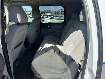 2007 Chevrolet Suburban, $2600. Photo 7