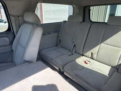 2007 Chevrolet Suburban, $2600. Photo 8