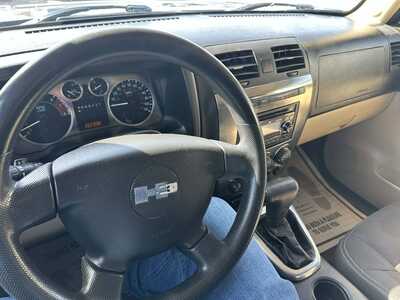 2008 Hummer H3, $2999. Photo 11
