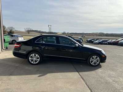 2010 Mercedes-Benz E-Class, $5500. Photo 10