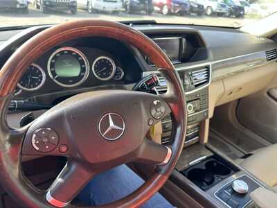 2010 Mercedes-Benz E-Class, $5500. Photo 11