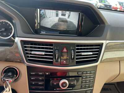 2010 Mercedes-Benz E-Class, $5500. Photo 12