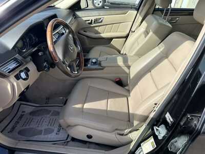 2010 Mercedes-Benz E-Class, $5500. Photo 7
