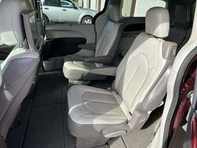 2017 Chrysler Pacifica, $7500. Photo 8