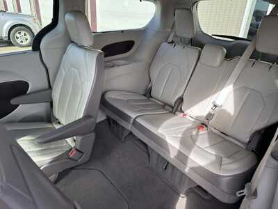 2017 Chrysler Pacifica, $7500. Photo 9
