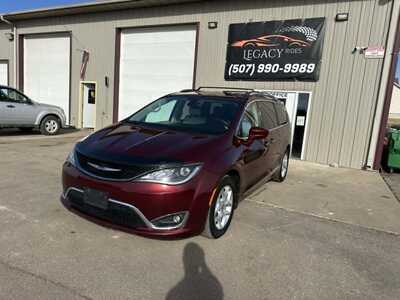 2017 Chrysler Pacifica, $7500. Photo 1