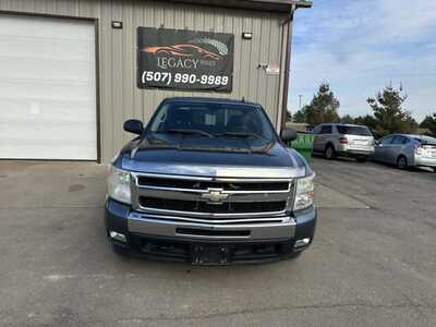 2011 Chevrolet 1500 Crew Cab, $5999. Photo 2