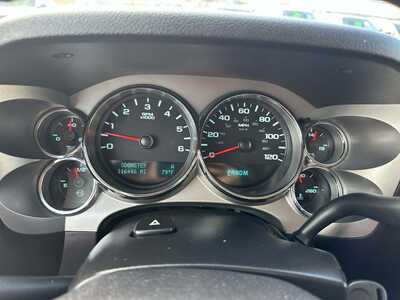 2011 Chevrolet 1500 Crew Cab, $5999. Photo 4