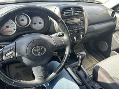 2004 Toyota RAV4, $2600. Photo 11