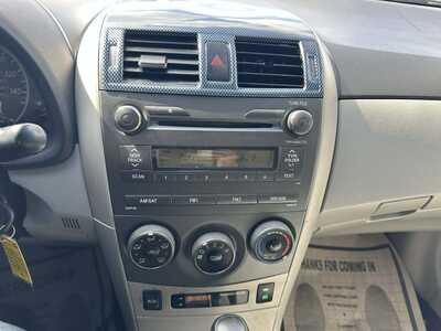 2011 Toyota Corolla, $3200. Photo 12