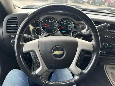 2010 Chevrolet 1500 Crew Cab, $3500. Photo 5