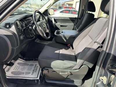 2010 Chevrolet 1500 Crew Cab, $3500. Photo 6