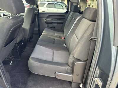 2011 Chevrolet 1500 Crew Cab, $5999. Photo 7
