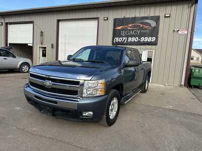 2011 Chevrolet 1500 Crew Cab, $5999. Photo 1