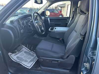 2013 Chevrolet 1500 Crew Cab, $7999. Photo 6