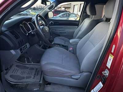 2009 Toyota Tacoma, $3500. Photo 7
