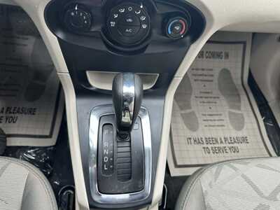 2012 Ford Fiesta, $3400. Photo 6