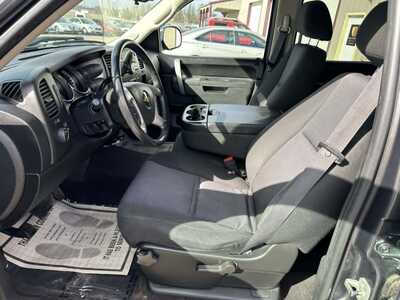 2011 Chevrolet 1500 Crew Cab, $3800. Photo 6